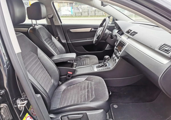 Volkswagen Passat cena 41900 przebieg: 247000, rok produkcji 2013 z Chojnów małe 379